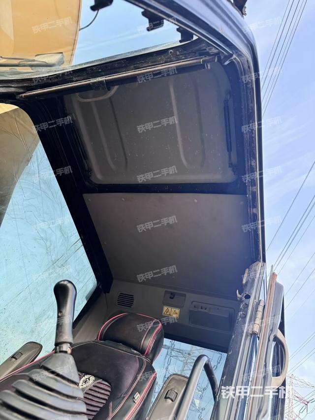 左后方玻璃角標(biāo)(駕駛室部分) 左后方玻璃角標(biāo)(駕駛室部分)