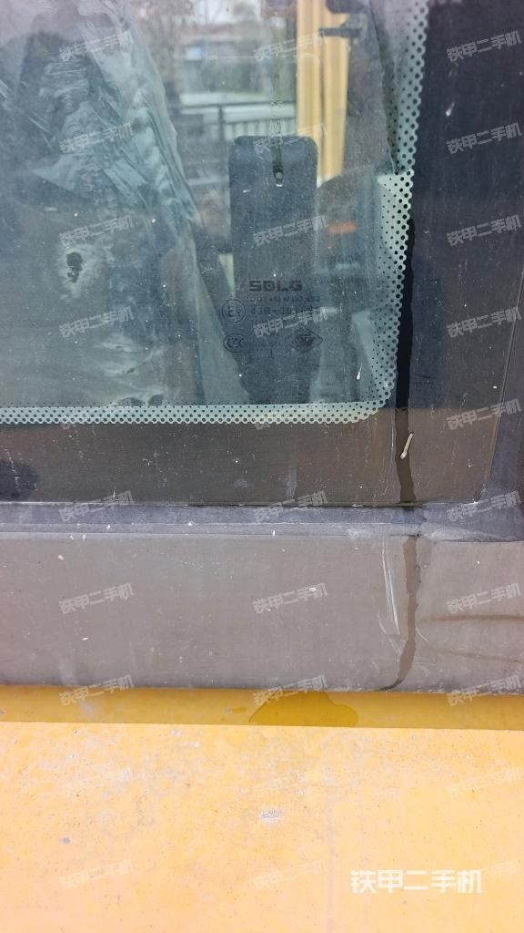 后窗玻璃角標（駕駛室部分）