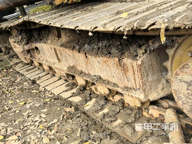 右側(cè)履帶整體(行走機(jī)構(gòu)) 右側(cè)履帶整體(行走機(jī)構(gòu))