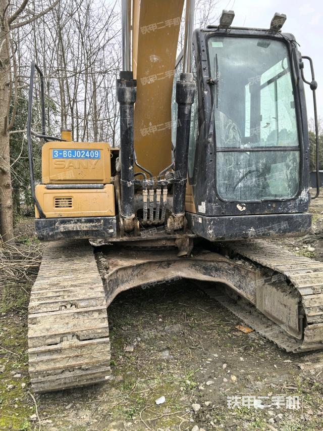 轉(zhuǎn)盤和下車架正前（工作和回轉(zhuǎn)裝置）