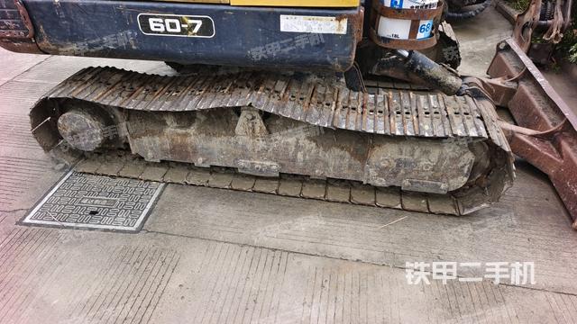 右側(cè)履帶整體?（行走機(jī)構(gòu)）