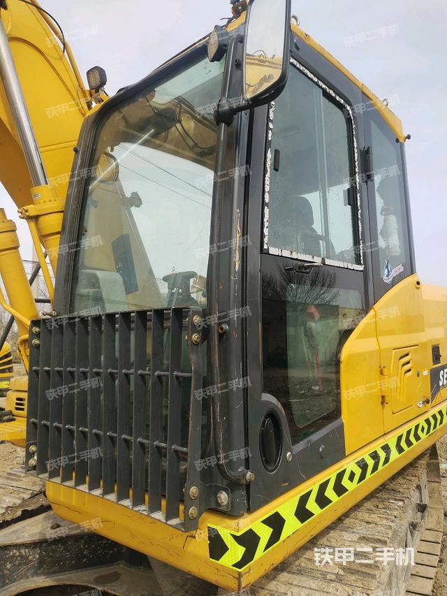 駕駛室左前45度（駕駛室部分）