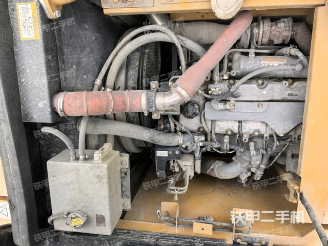 發(fā)動(dòng)機(jī)室（上車部件）