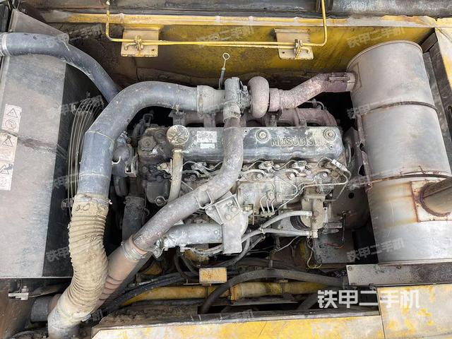 發(fā)動(dòng)機(jī)室（上車部件）