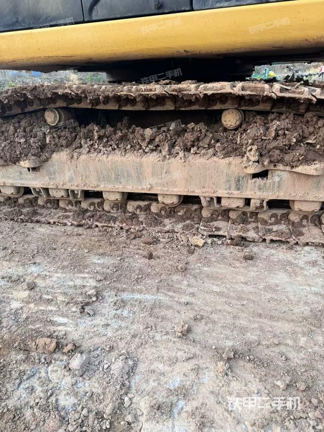 右側(cè)履帶整體(行走機(jī)構(gòu)) 右側(cè)履帶整體(行走機(jī)構(gòu))