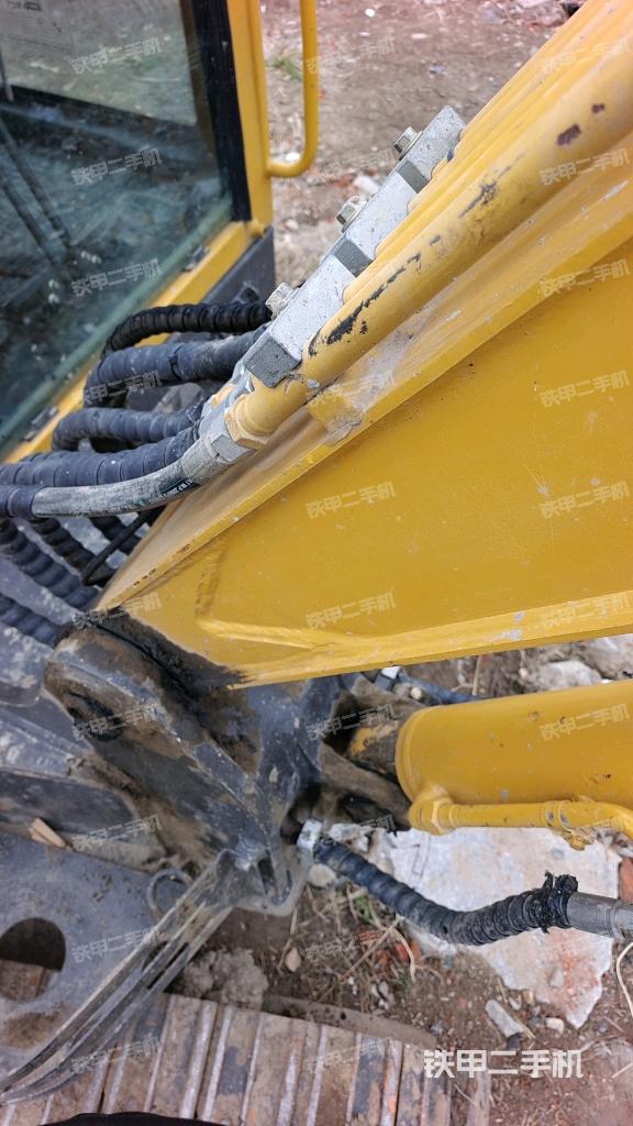 大臂根部?斜（工作和回轉(zhuǎn)裝置）