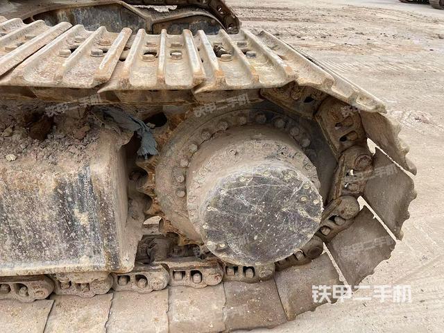 右驅(qū)動(dòng)輪（行走機(jī)構(gòu)）