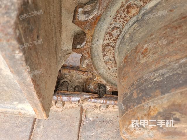 右驅(qū)動輪（行走機(jī)構(gòu)）