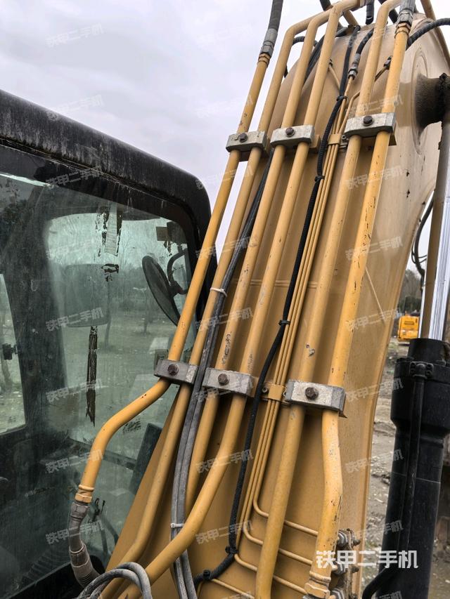 大臂背部俯視（工作和回轉(zhuǎn)裝置）