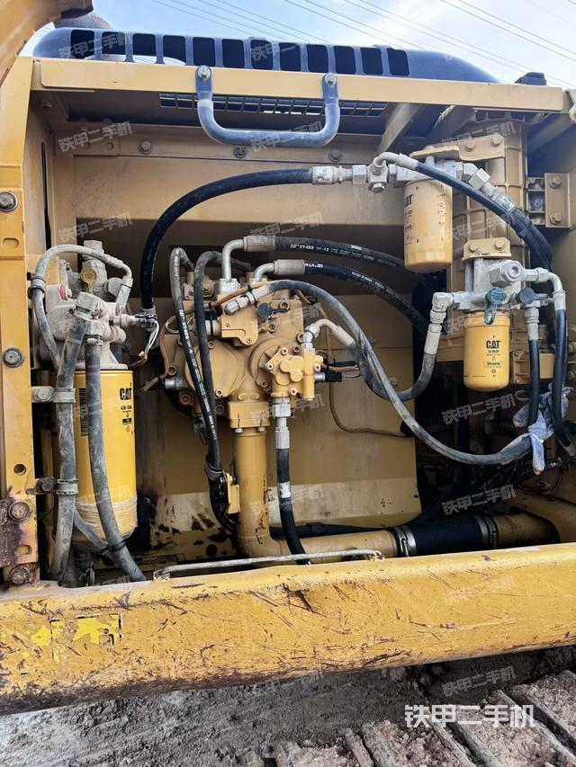 液壓泵室(大件艙室) 液壓泵室(大件艙室)