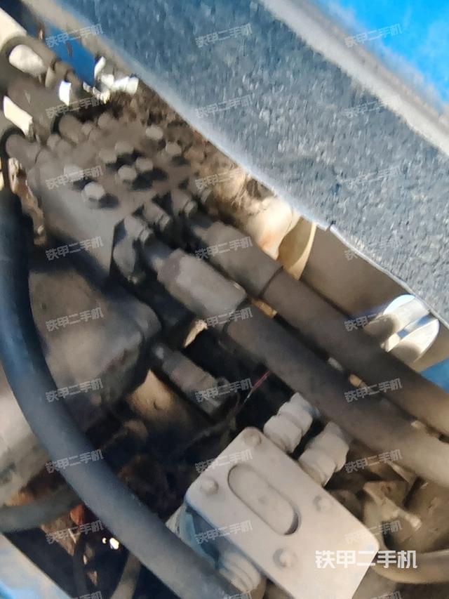 液壓泵斜45?左（大件艙室）