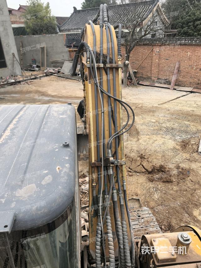 大臂背部俯視（工作和回轉(zhuǎn)裝置）