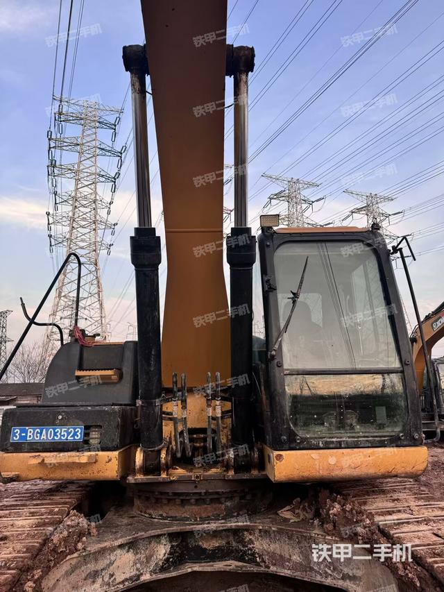 大臂油缸整體?豎拍(工作和回轉(zhuǎn)裝置) 大臂油缸整體?豎拍(工作和回轉(zhuǎn)裝置)