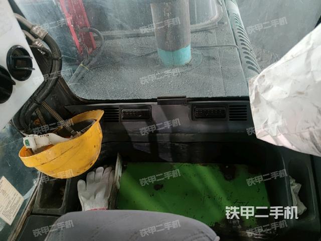 座椅后部(駕駛室部分) 座椅后部(駕駛室部分)