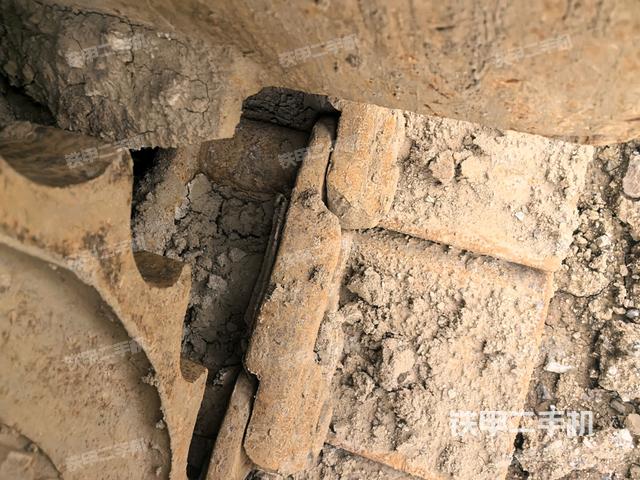 右側(cè)履帶整體（行走機(jī)構(gòu)）