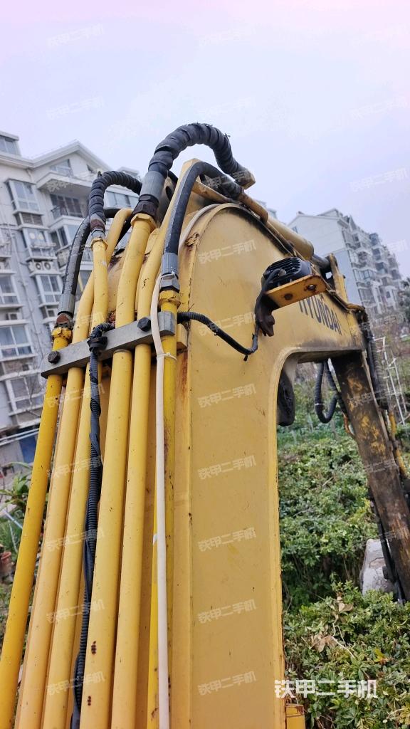 大臂背部俯視（工作和回轉(zhuǎn)裝置）