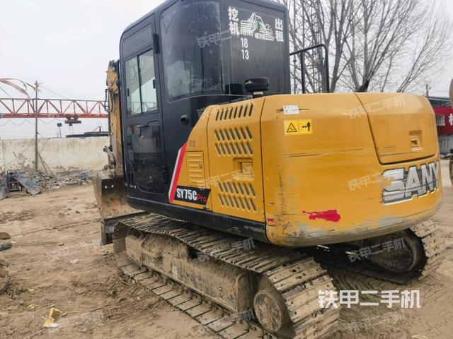駕駛室頂部(整機(jī)外觀) 駕駛室頂部(整機(jī)外觀)