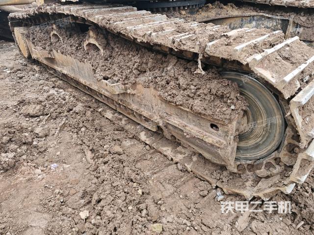左側(cè)履帶整體?(行走機(jī)構(gòu)) 左側(cè)履帶整體?(行走機(jī)構(gòu))