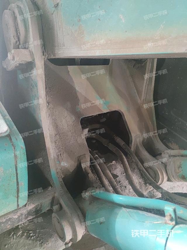 大臂根部?斜視(工作和回轉(zhuǎn)裝置) 大臂根部?斜視(工作和回轉(zhuǎn)裝置)