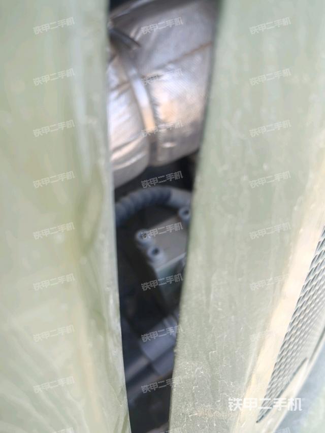 液壓泵艙室正面整體（整機(jī)外觀）