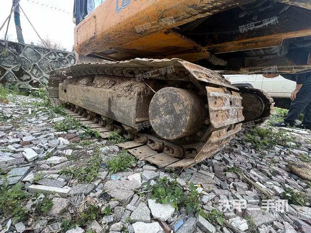 單側(cè)履帶整體（整機(jī)外觀）