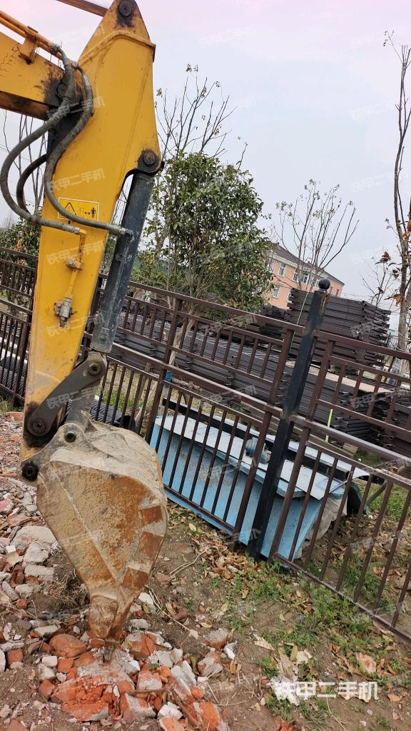 小臂整體右前(工作和回轉(zhuǎn)裝置) 小臂整體右前(工作和回轉(zhuǎn)裝置)