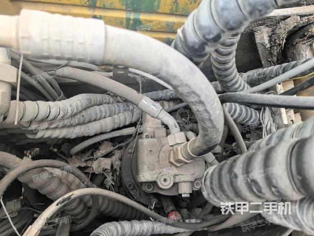 回轉(zhuǎn)馬達(dá)（上車部件）