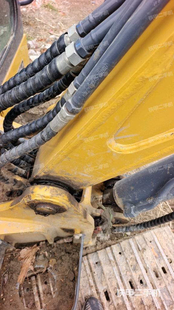 大臂根部?斜（工作和回轉(zhuǎn)裝置）