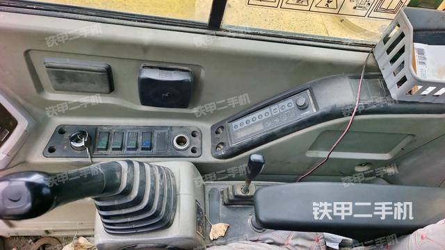 座椅右側(cè)控制臺/鑰匙門/油門/含右手柄（駕駛室部分）