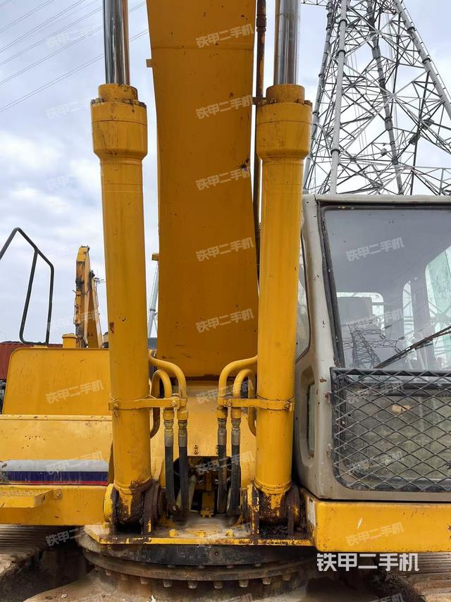 大臂油缸整體?豎拍（工作和回轉(zhuǎn)裝置）