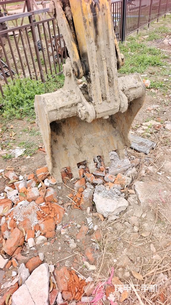 鏟斗右后整體（工作和回轉(zhuǎn)裝置）