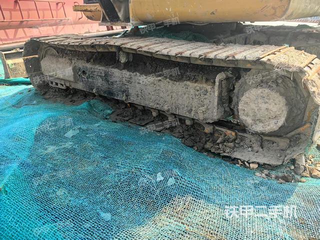 單側(cè)履帶整體(整機外觀) 單側(cè)履帶整體(整機外觀)