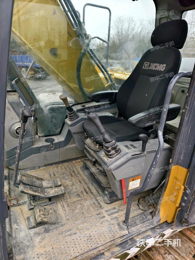 駕駛室左前45度（駕駛室部分）