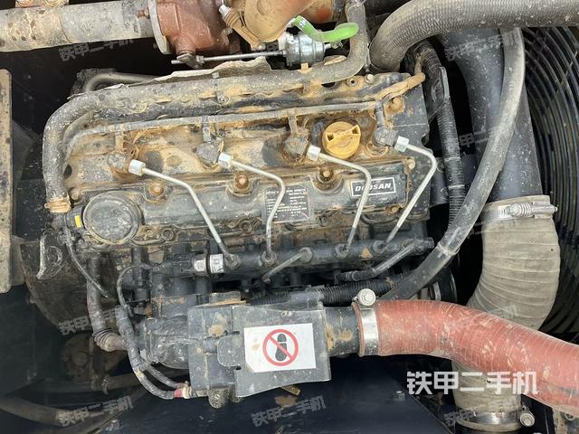 發(fā)動機整體俯視(整機外觀) 發(fā)動機整體俯視(整機外觀)