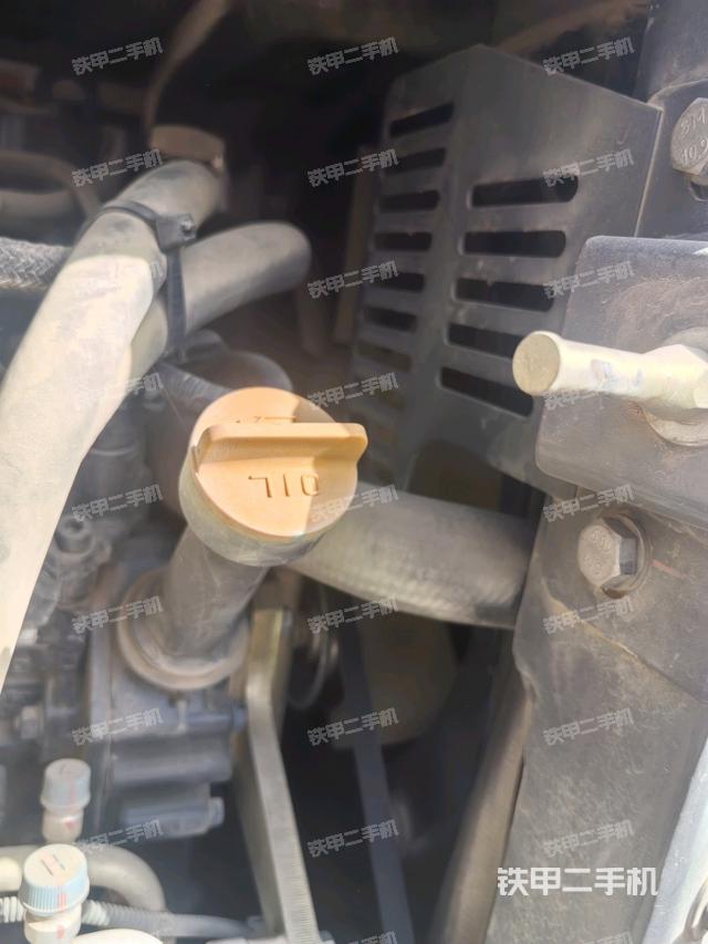 回轉(zhuǎn)馬達(dá)和主控閥（整機(jī)外觀）