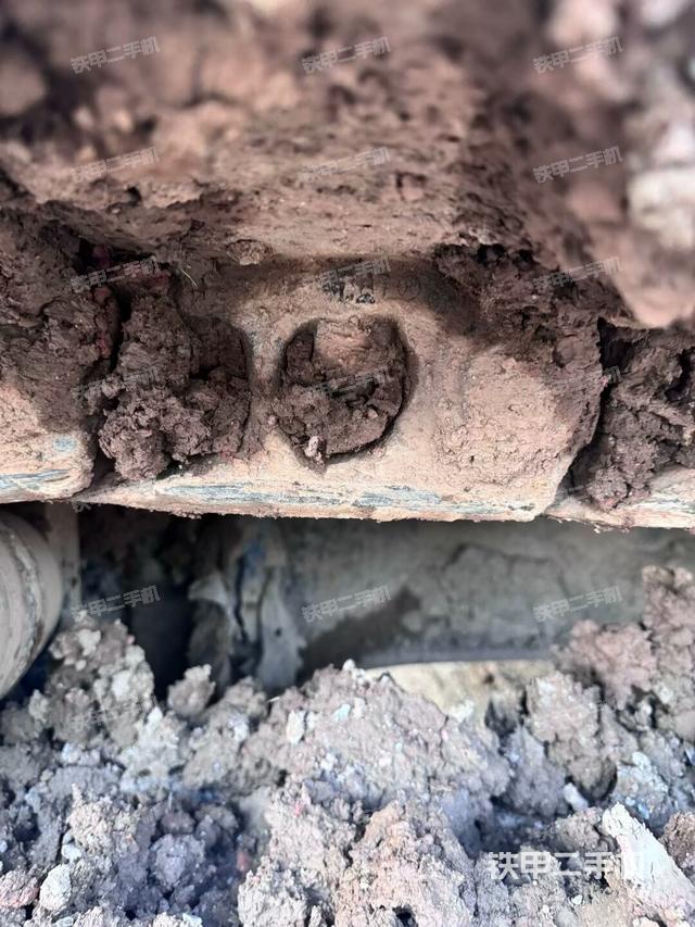 右側(cè)行走馬達(dá)蓋板(行走機(jī)構(gòu)) 右側(cè)行走馬達(dá)蓋板(行走機(jī)構(gòu))