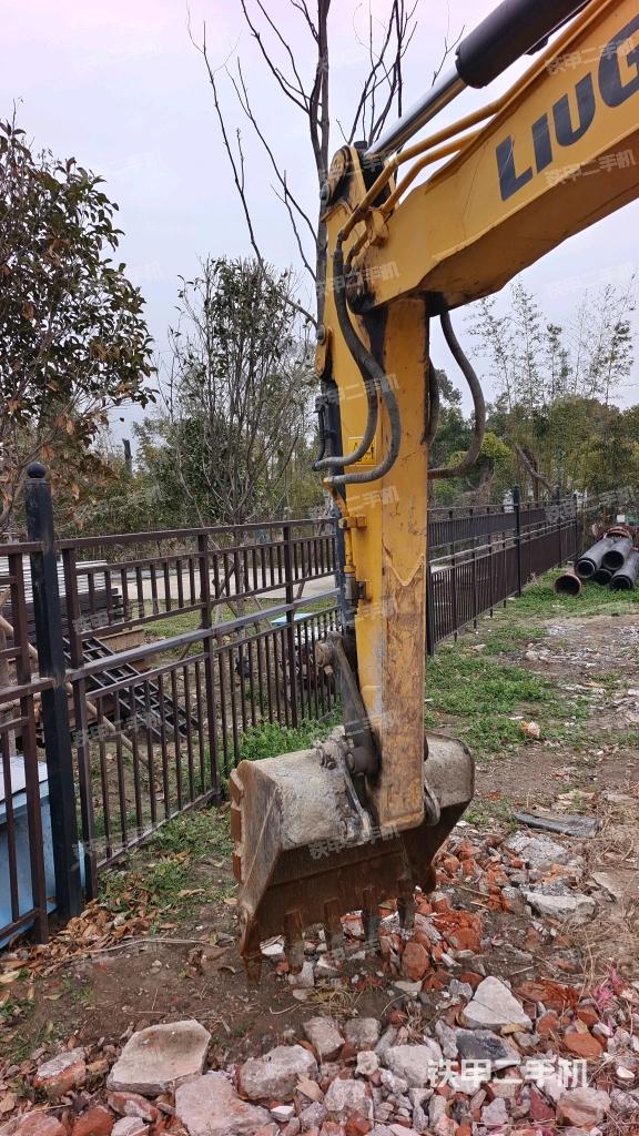 小臂整體左后(工作和回轉(zhuǎn)裝置) 小臂整體左后(工作和回轉(zhuǎn)裝置)