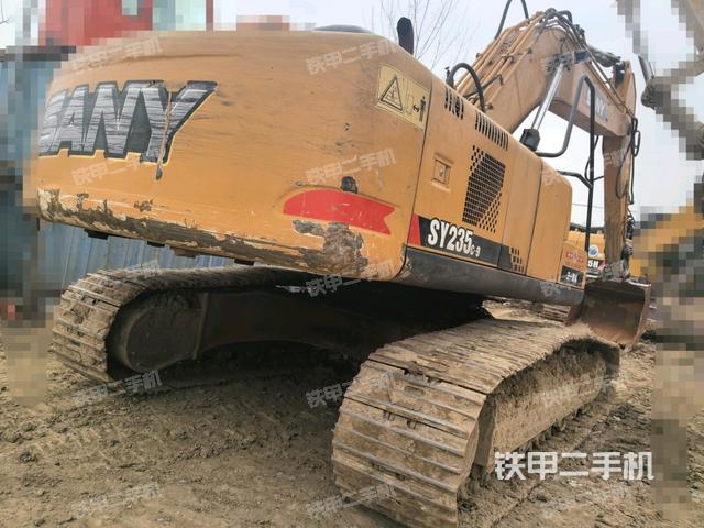 三一重工SY235C挖掘机的设备实拍-第3张实拍照片