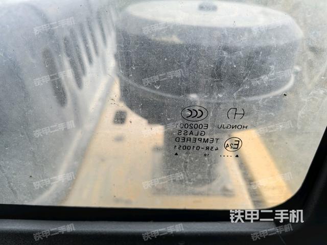 后窗玻璃角標(biāo)（駕駛室部分）