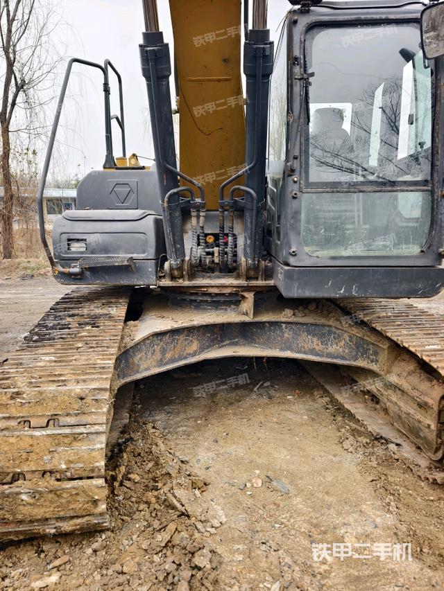 大臂油缸整體?豎拍（工作和回轉(zhuǎn)裝置）