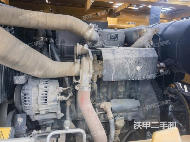 發(fā)動(dòng)機(jī)整體俯視(整機(jī)外觀) 發(fā)動(dòng)機(jī)整體俯視(整機(jī)外觀)