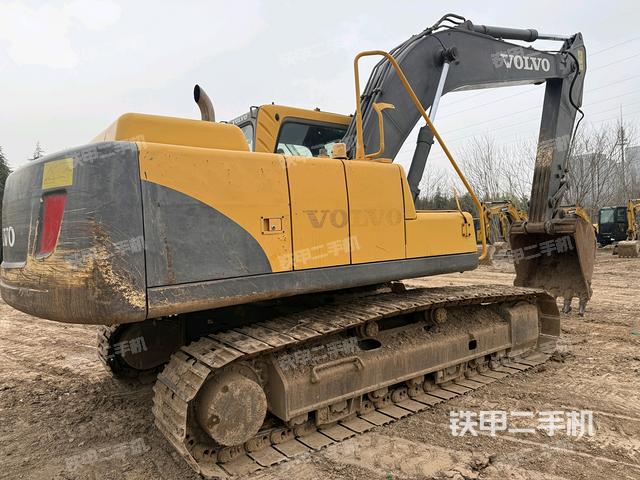 整機(jī)右后45°(整機(jī)外觀) 整機(jī)右后45°(整機(jī)外觀)