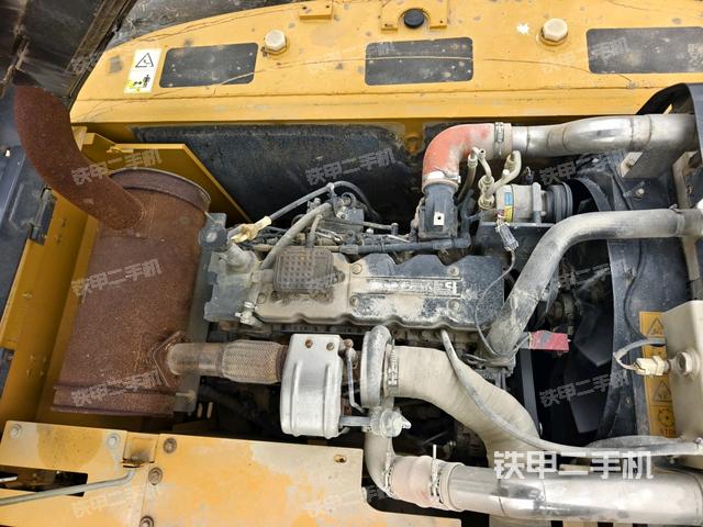 發(fā)動(dòng)機(jī)室（上車部件）