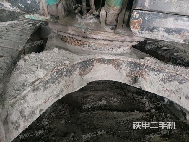 轉(zhuǎn)盤和下車架正前(工作和回轉(zhuǎn)裝置) 轉(zhuǎn)盤和下車架正前(工作和回轉(zhuǎn)裝置)