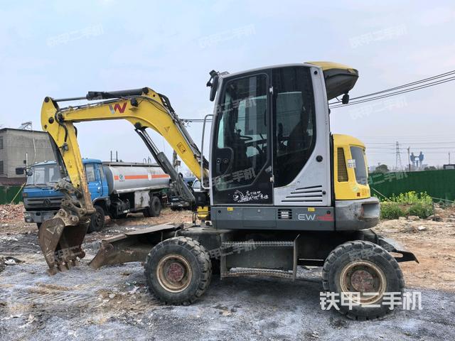 左后45(整機(jī)外觀) 左后45(整機(jī)外觀)