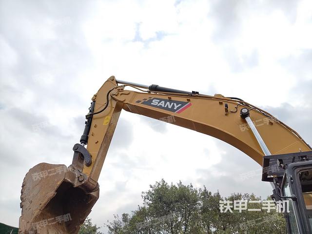 小臂整體左后(工作和回轉(zhuǎn)裝置) 小臂整體左后(工作和回轉(zhuǎn)裝置)