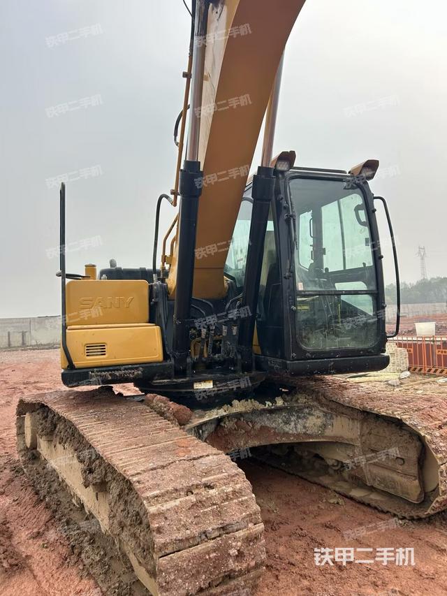 大臂油缸整體?豎拍（工作和回轉(zhuǎn)裝置）