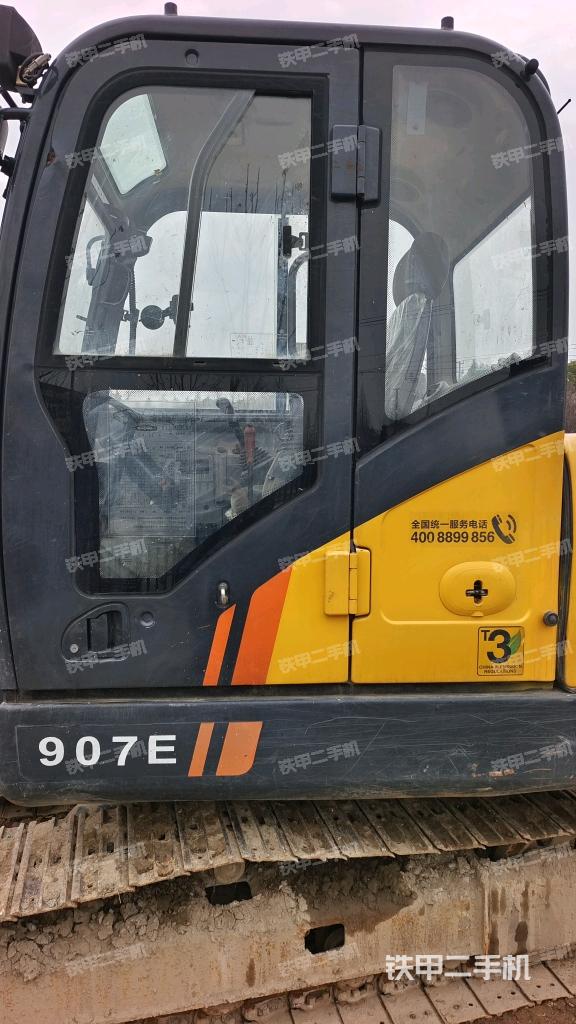 ?駕駛室正側(cè)(駕駛室部分) ?駕駛室正側(cè)(駕駛室部分)