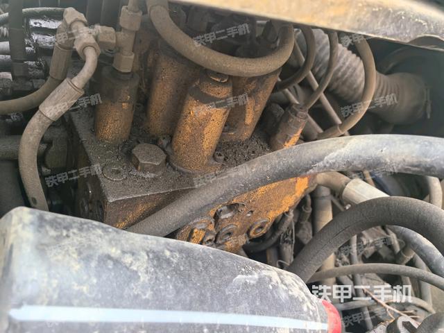 駕駛室頂部俯視（上車部件）