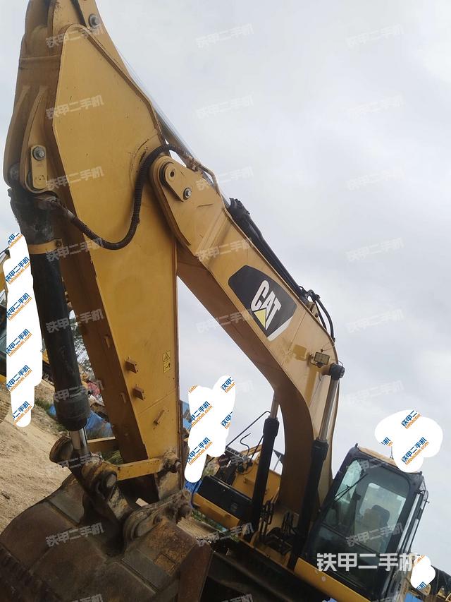 小臂整體左后（工作和回轉(zhuǎn)裝置）